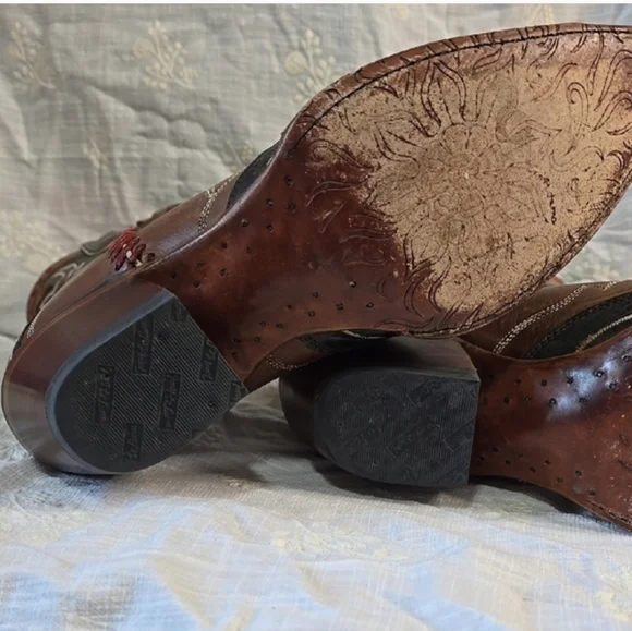 Tony Lama Cowboy Boots - Picture 7 of 9